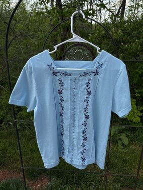 Vintage Shenanigans Light Blue Square-Neck Embroidered Short Sleeve Top Large